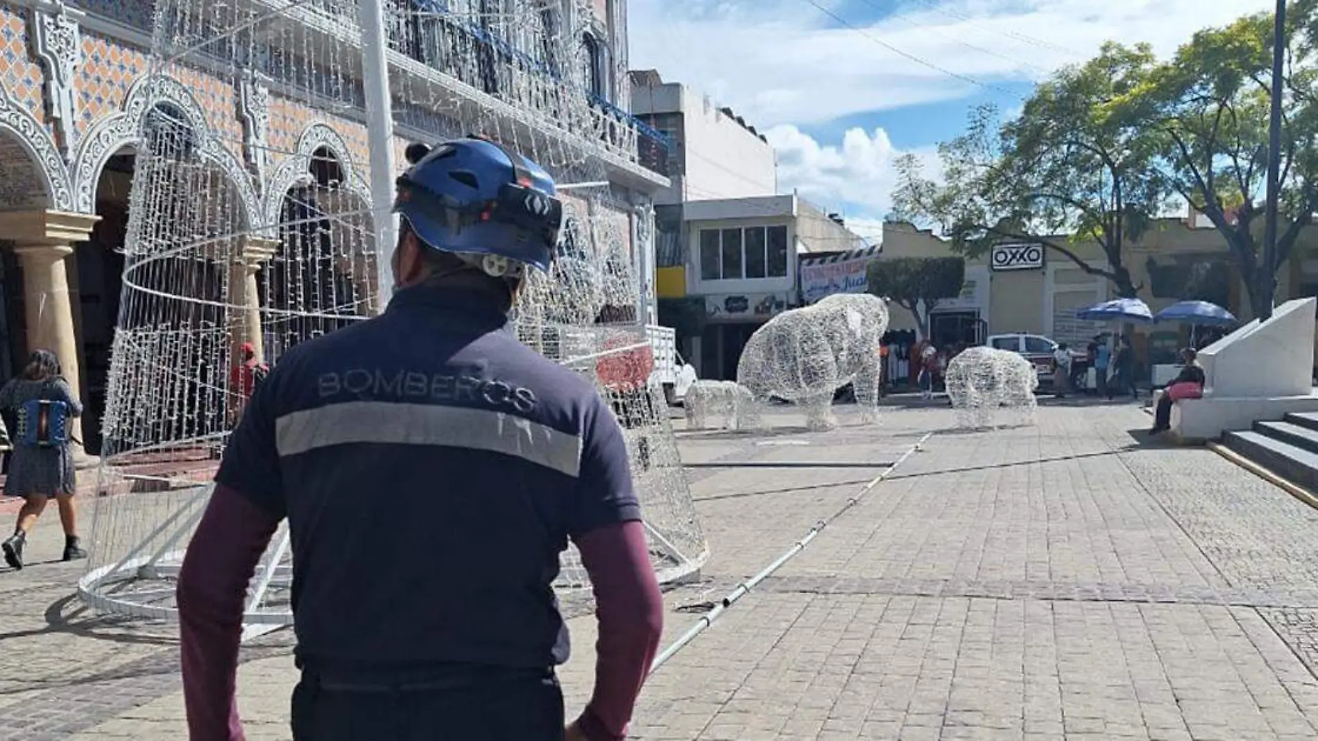 Personal de Protección Civil y Bomberos de Tehuacán activaron los protocolos de seguridad para revisar los inmuebles de la ciudad